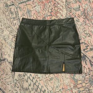 Chic Green Faux Leather Mini Skirt